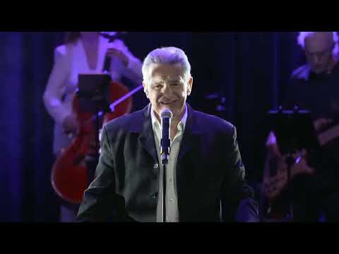 Je t&#039;aime à la folie Le concert Extrait 6 Des éclairs et des revolvers